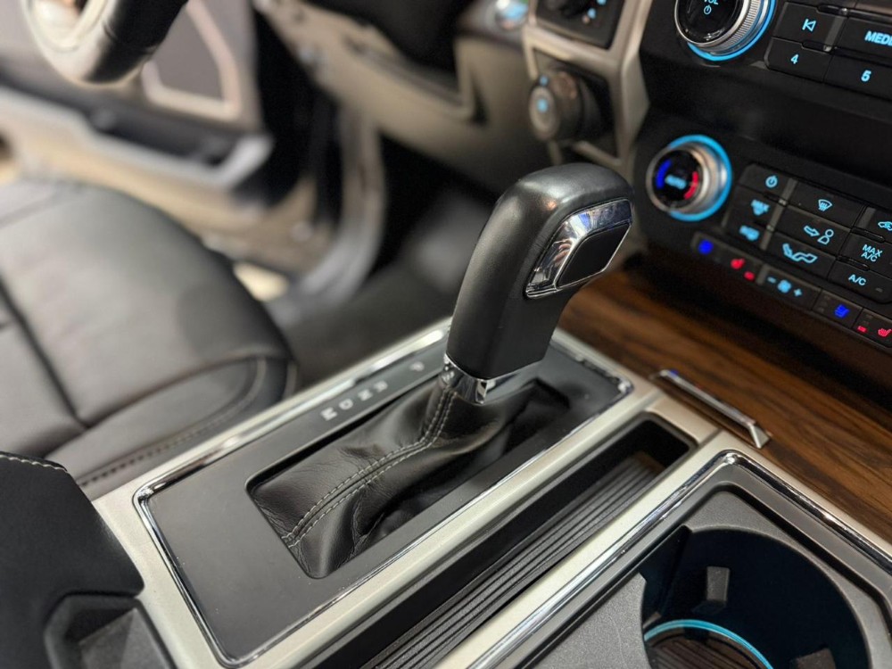 Ford F-150 Lariat — foto 13